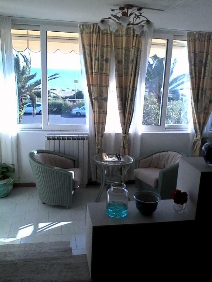 La Casa Del Mare Apartment Carrara Bagian luar foto